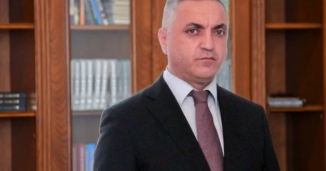 Xüsusi nümayəndələr də icra başçılarının yolunu gedəcəksə… ELÇİN USUBOV XANKƏNDİ SAKİNİNİ DƏ RAYONDAN QAÇAQ SALIBMIŞ