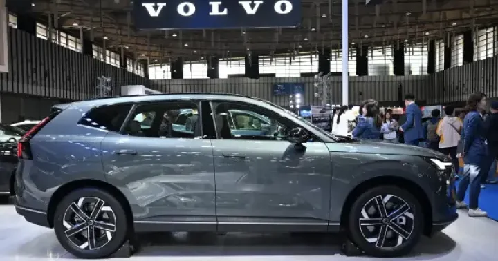 Volvo Cars ın səhmləri 27% ucuzlaşdı Şirkət 2500 işçisini ixtisar edəcək, milyardlarla kron zərər açıqlayıb