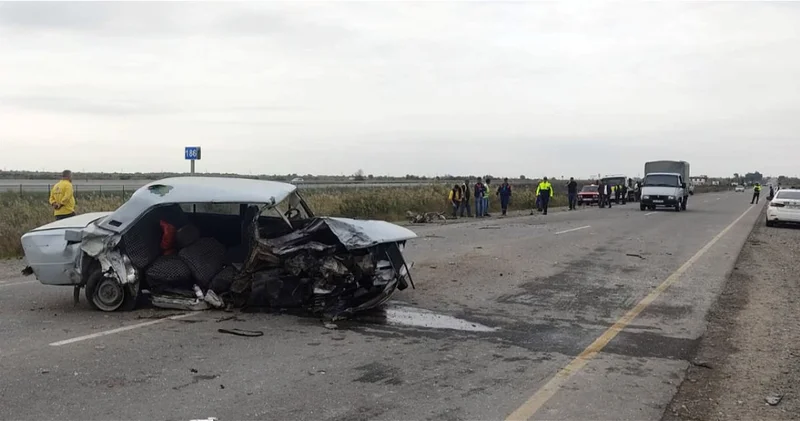 Стало известно состояние четырех человек, пострадавших в аварии в Сальяне ФОТО ОБНОВЛЕНО