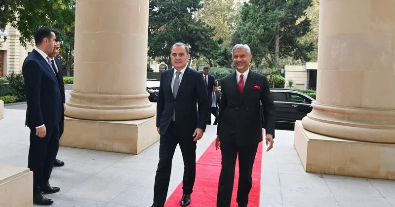 Ceyhun Bayramov Hindistan XİN rəhbərini qarşılayıb