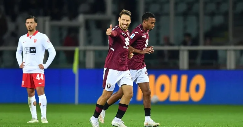 “Torino” beş qolun vurulduğu oyunda “Monza”ya qalib gəldi