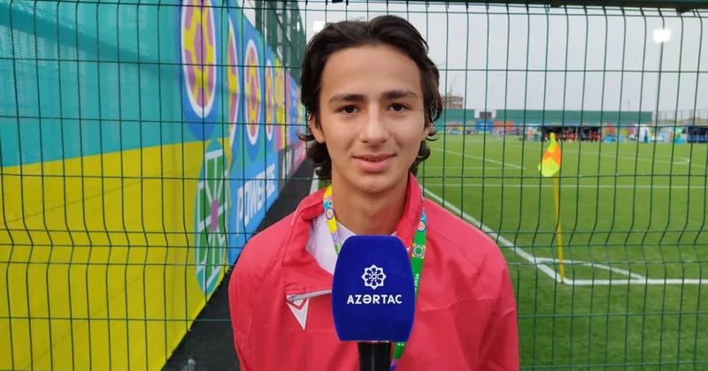 Tacikistanlı futbolçu: “Bakıda dünya çempionatı üçün hazırlanan oyun meydançaları çox yaxşıdır ”