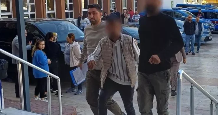 Sevgilisinin evinə gedən kişiyə ŞOK Arvadı ilə qarşılaşdı VİDEO