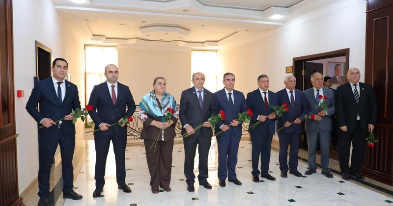 “Qərbi Azərbaycan milli yaddaşımızın ünvanı” mövzusunda tədbir keçirilib FOTOLAR