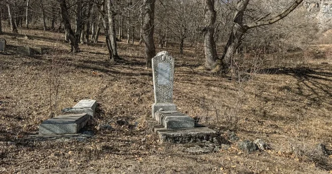 Qərbi Azərbaycanın yaddaş yerləri : Yalnız soydaşlarımızın yaşadığı Bəriabad kəndi necə erməniləşdirilib?