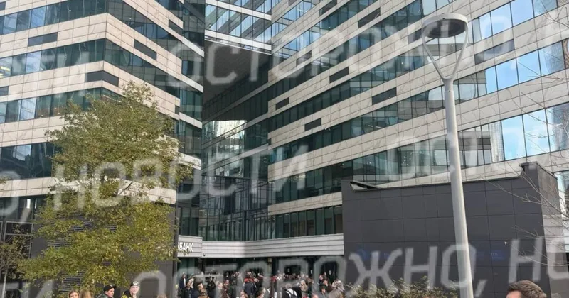 Атака на столицу России срочная эвакуация в Москва Сити В здании расположены правительственные ведомства / ВИДЕО / ФОТО