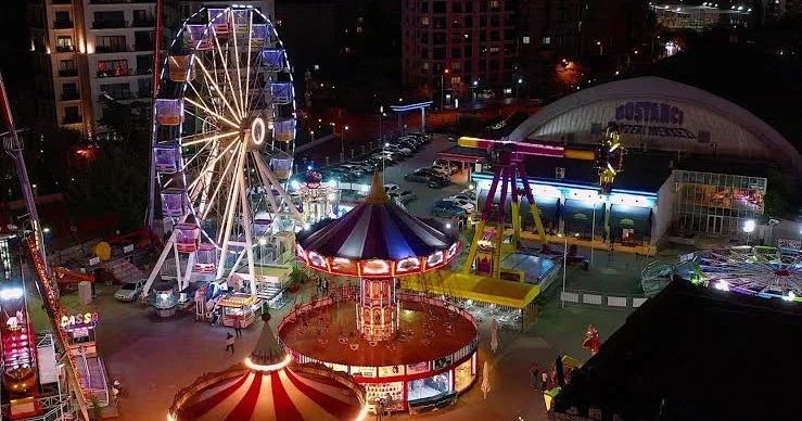 Əyləncə parkında dəhşət 18 yaşlı qız öldü