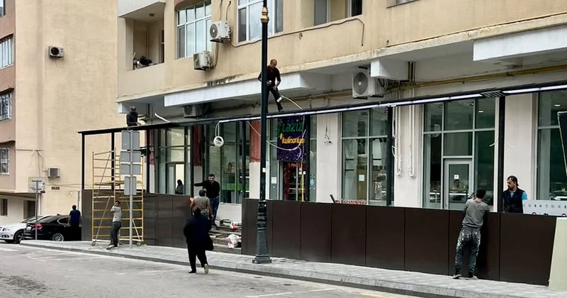 Bakıda piyadaların yolunu kəsən qanunsuz tikinti sökülür FOTOFAKT KONKRET