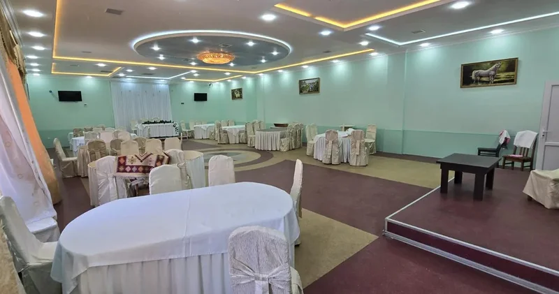 Sumqayıtda məşhur restoran borca görə satışa çıxarıldı
