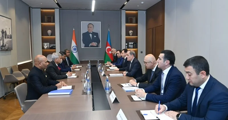 Ceyhun Bayramov hindistanlı həmkarı ilə geniş tərkibdə görüş keçirib