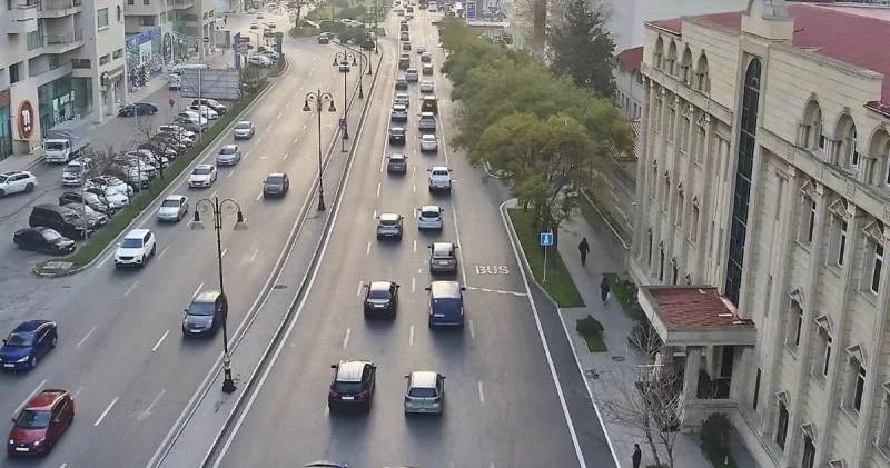 Hazırda tıxac olan yollar SİYAHI