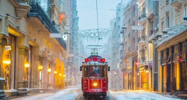 Yeni İli İstanbulda qarşılamaq üçün ən romantik tətil seçimləri