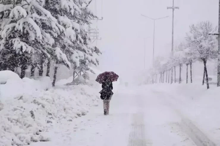 Havanın temperaturu 48 dərəcə enəcək, qar yağacaq XƏBƏRDARLIQ