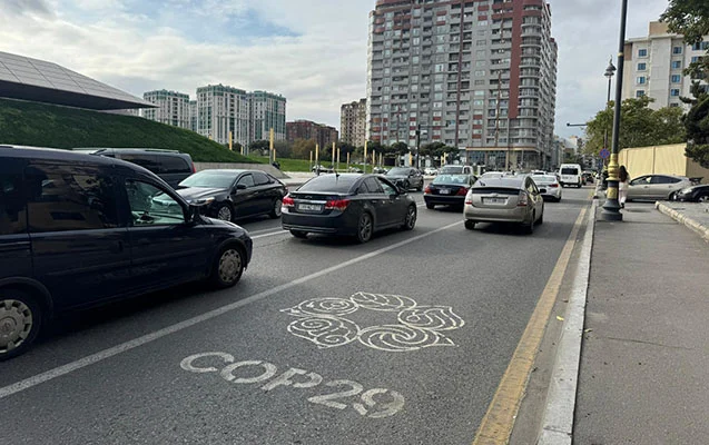 COP29 zolaqlarında yol nişanları sökülür