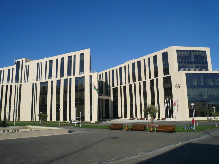 Məşhur universitetin Bakı filialı təmir edilir