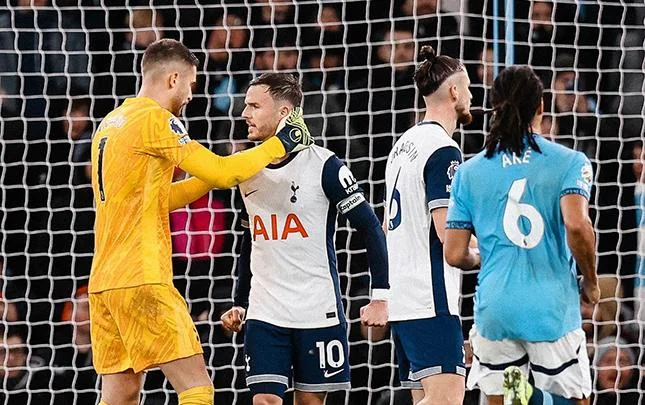 Tottenhem Mançester Sitini darmadağın etdi, Çelsi və Arsenaldan qələbə