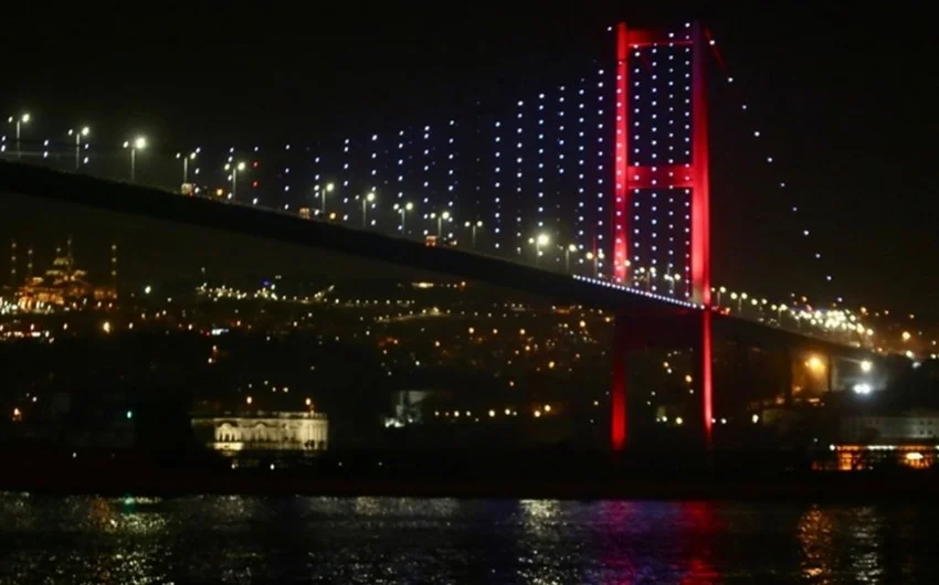 İstanbul boğazında gəmilərin hərəkəti dayandırıldı