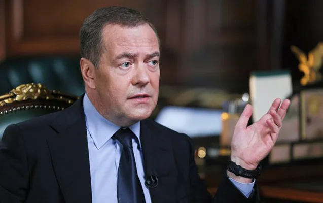 “Tramp bu münaqişəyə son qoya bilər” Medvedev