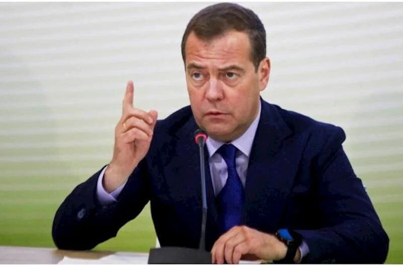 Moskva bunu nəticəsiz qoymayacaq Medvedev HƏDƏLƏDİ