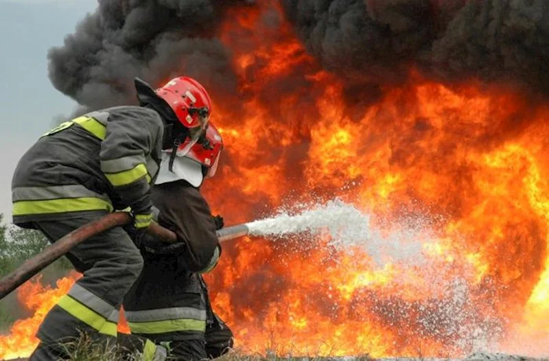 Maşın beton hasara çırpıldı, yanıb kül oldu FOTOLAR