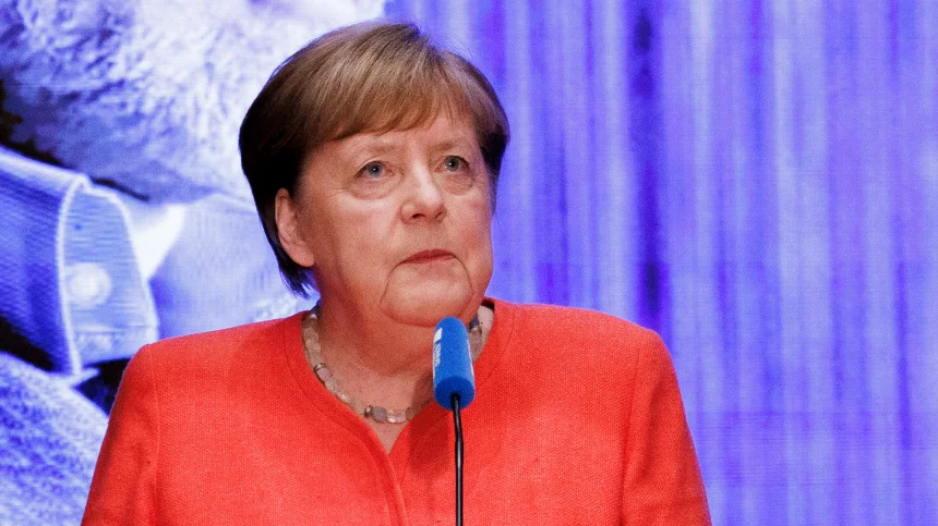 Merkel Zelenskinin onu “günah keçisi” etdiyindən şikayətlənib