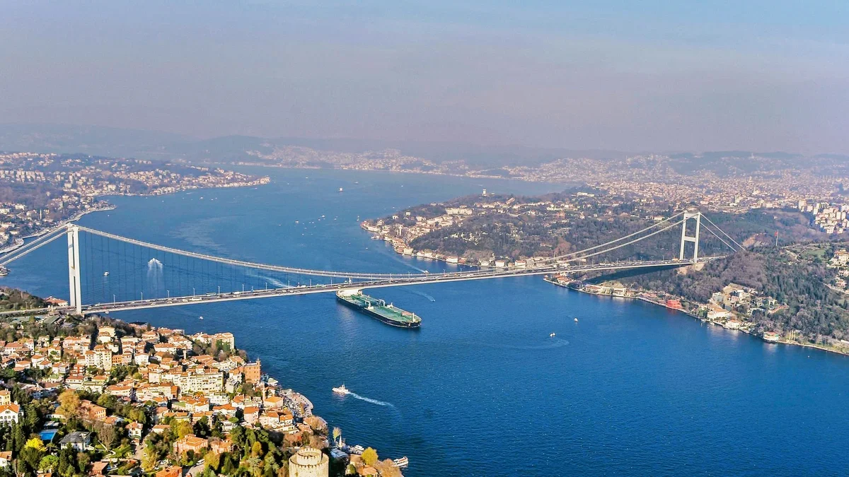 İstanbulda Bosfor boğazı bağlandı KONKRET