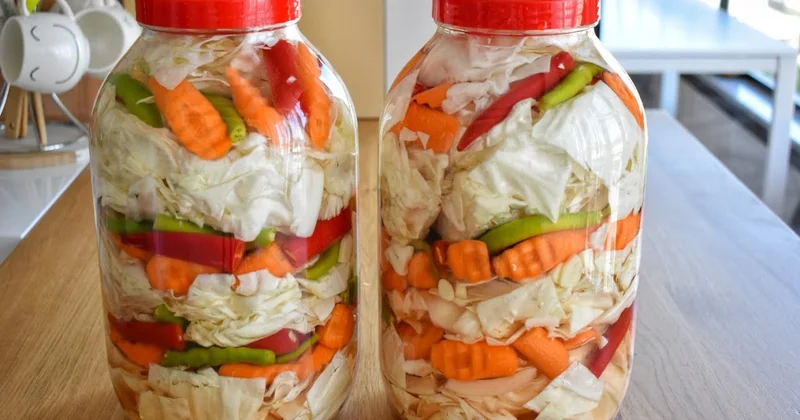 Kələm turşusunun 6 inanılmaz faydası BUNLARI BİLMİRDİNİZ