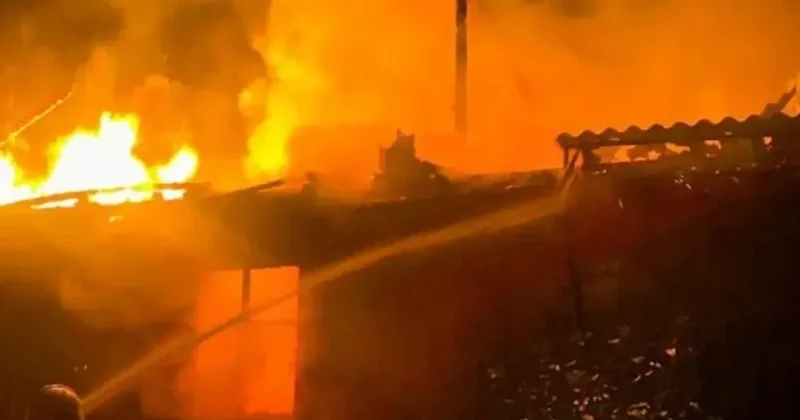 Ukraynanın Çerkassı vilayətində evdə baş verən yanğında dörd uşaq həlak olub