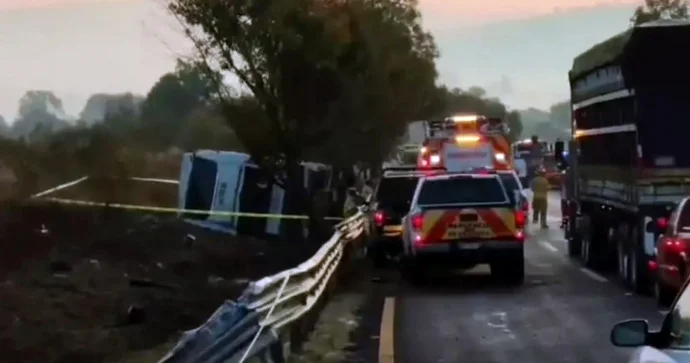 Avtobus aşdı 7 nəfər öldü