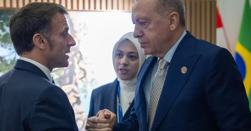 Ərdoğan Makronla Rusiya Ukrayna münaqişəsinin həlli üzrə müzakirələr aparıb