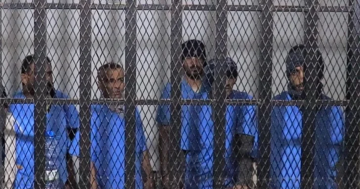 Хуситы приговорили 17 осужденных за шпионаж к расстрелу