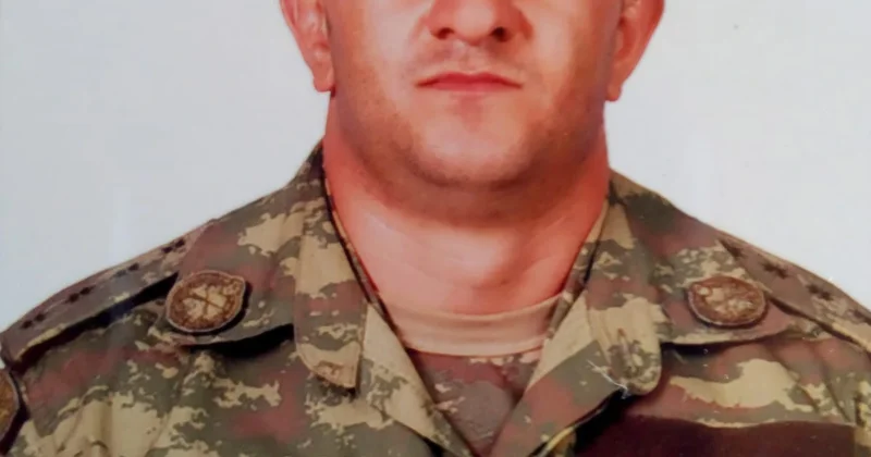 Mühüd əlini düşmənin boğazına atdısa, dərhal düşmənin nəfəs borusu (xirtdəyi) çölə çıxırdı