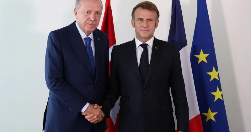 Ərdoğan Makronla görüşüb