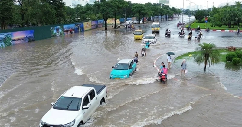 Daşqın və sürüşmələr Vyetnamı cənginə alıb: 90 ölü