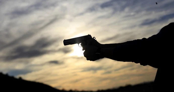 Şənliklər zamanı silahlı atışma baş verib Yeniyetmə həlak olub, 8 nəfər yaralanıb