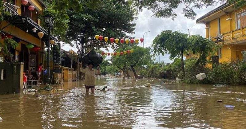 Vyetnamda daşqınlar nəticəsində azı 90 nəfər ölüb