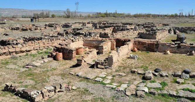 Qərbi Azərbaycan Xronikası: Zəngəzur və Naxçıvan qalalarının gizli hərbi rolu