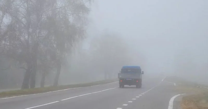 Pis hava Azərbaycanın bir sıra yollarında görməni ÇƏTİNLƏŞDİRƏCƏK