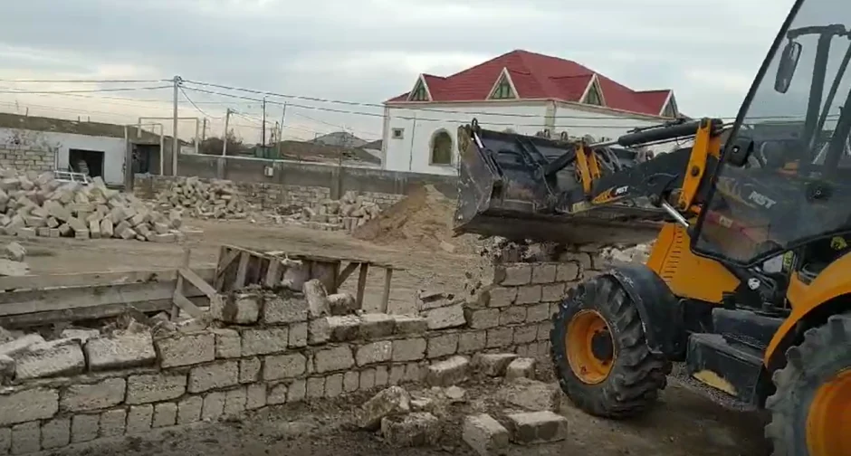 FHN tərəfindən daha bir qanunsuz tikili söküldü Video