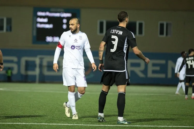 “Qarabağ” yeni müdafiəçi ilə ANLAŞDI