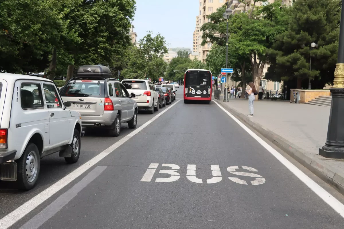 Скорая помощь в Баку может выезжать на автобусные полосы