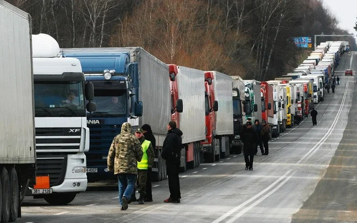 На границе Азербайджана с Грузией скопились сотни машин Новости Азербайджана