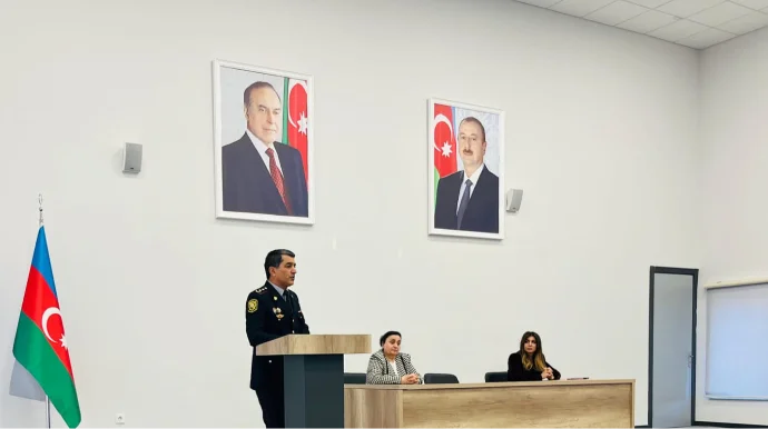 Polis Laçında şagirdlərlə maarifləndirici görüş keçirib FOTO