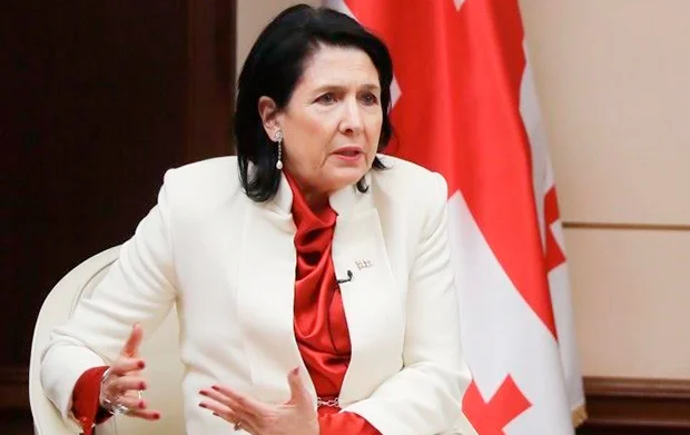 Salome Zurabişvili nə qanuna, nə də konstitusiyaya hörmət edir Azərbaycanda özəl xəbərlər, araşdırmalar, təhlillər və müsahibələrin tək ünvanı