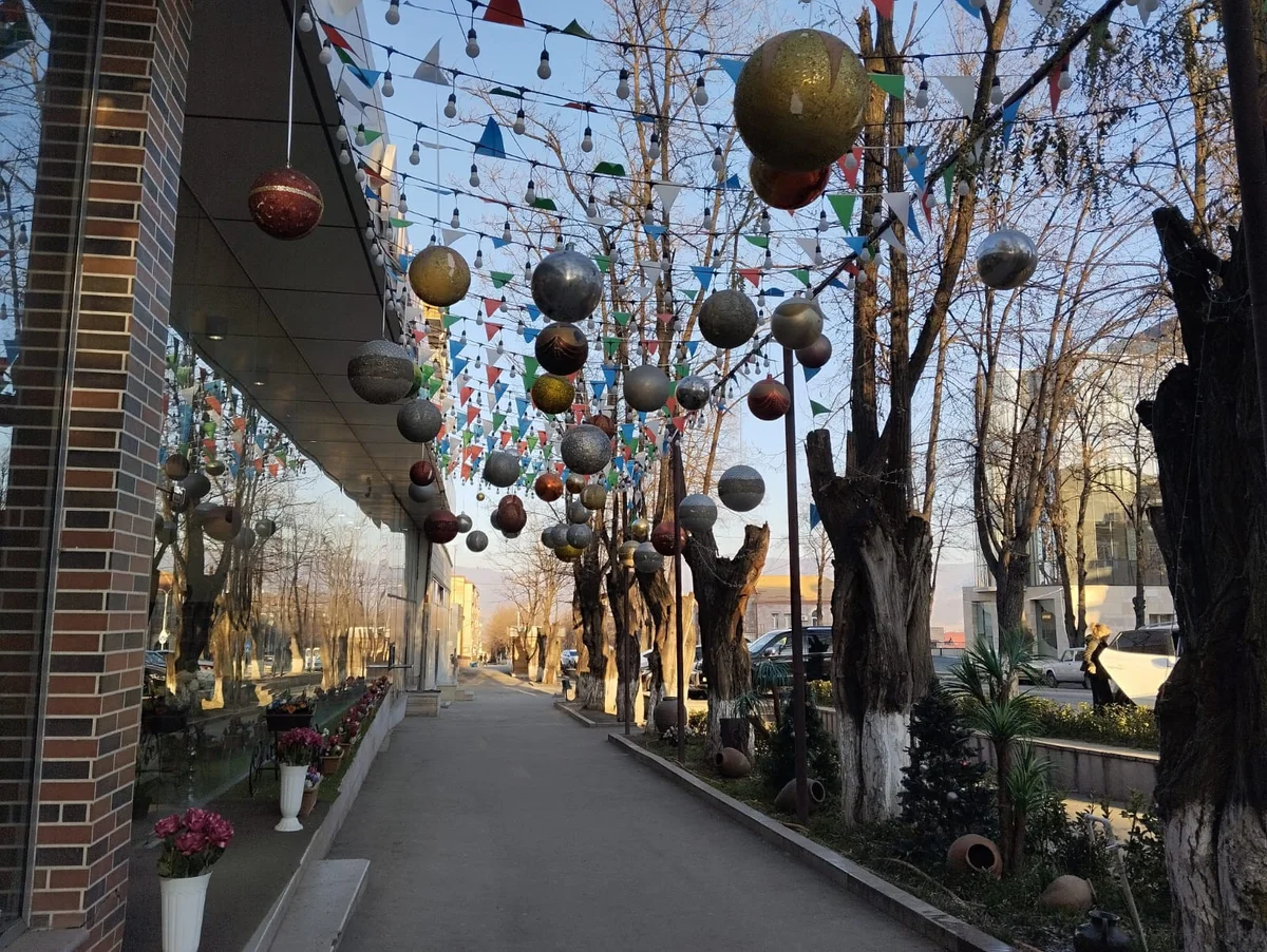 Xankəndidə Həmrəylik Günü və Yeni il bayramı ilə bağlı hazırlıqlara başlanıb FOTO