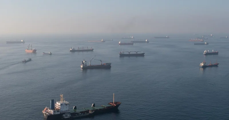 Анкара обсудила атаки на суда в Черном море и предупредила партнеров