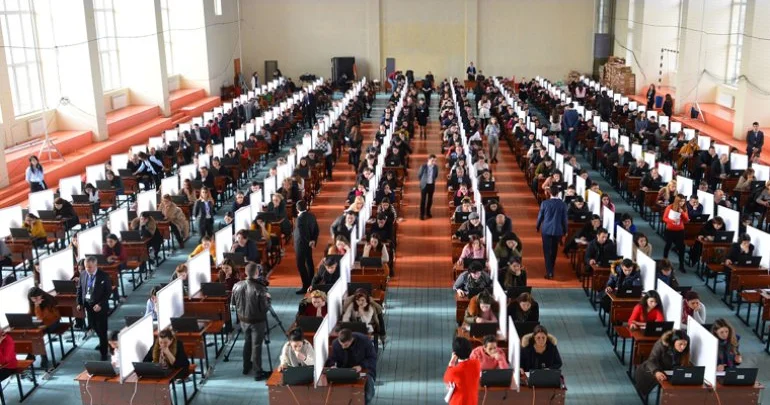 Pullu imtahan müəllimlərin sayını azaldacaq?