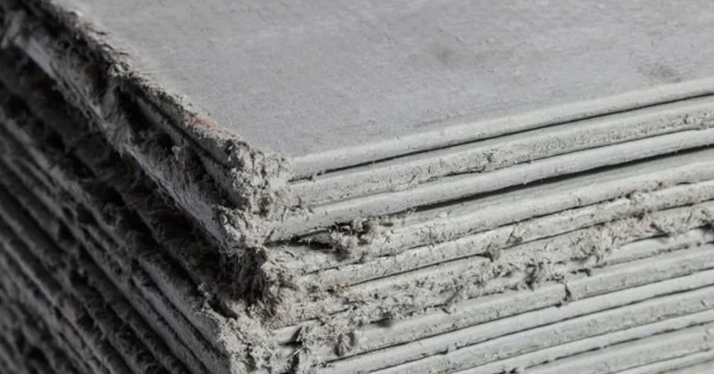 Tikintidə geniş istifadə olunan bu materialın Azərbaycanda istifadəsi qadağan edilir