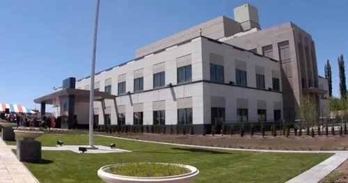 Посольство США в Ереване подтвердило отзыв Кристины Квин