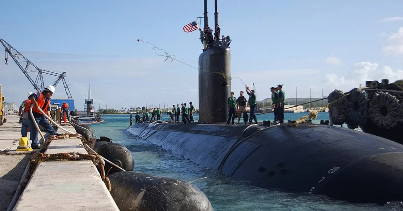 ABŞ ın nüvə enerjisi ilə işləyən sualtı qayığı Greeneville Cənubi Koreya limanına çatıb